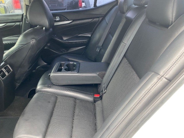 Nissan Maxima Vehicle Full-screen Gallery Image 07