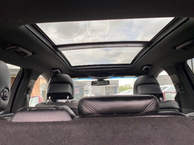 Lincoln MKX Vehicle Full-screen Gallery Image 09