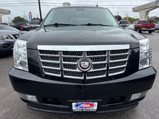 Cadillac Escalade Vehicle Full-screen Gallery Image 02