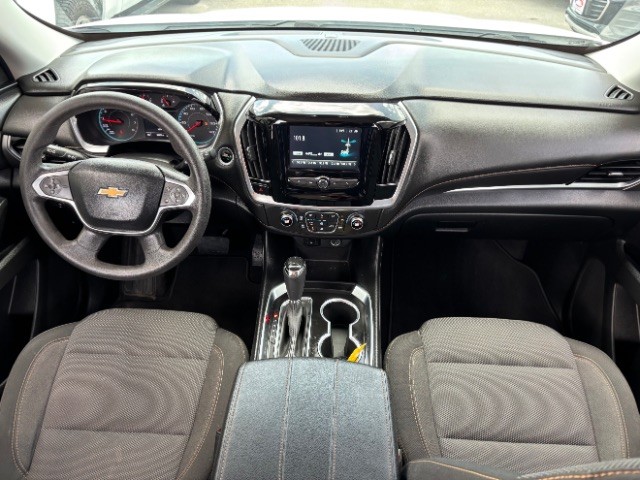 Chevrolet Traverse Vehicle Full-screen Gallery Image 07