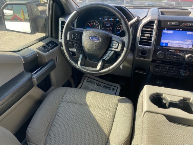 Ford F-150 Vehicle Full-screen Gallery Image 11