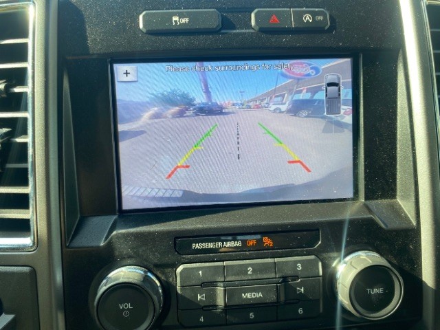 Ford F-150 Vehicle Full-screen Gallery Image 13