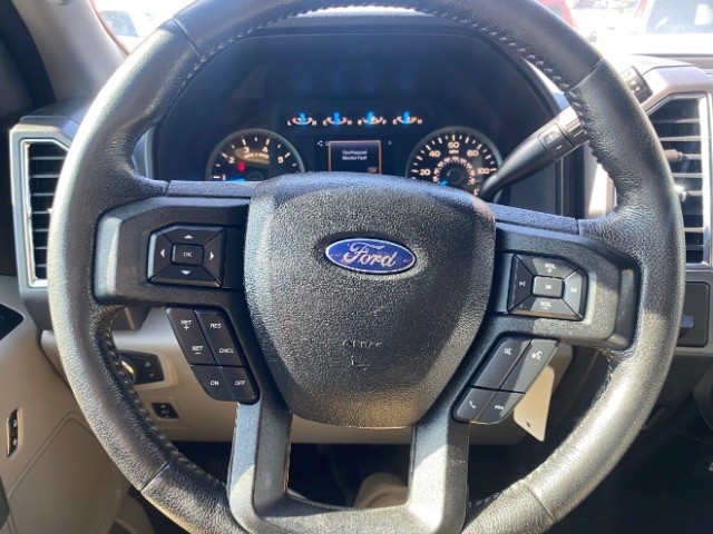 Ford F-150 Vehicle Full-screen Gallery Image 14