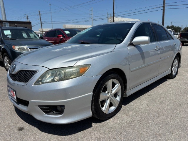 Toyota Camry Vehicle Full-screen Gallery Image 03