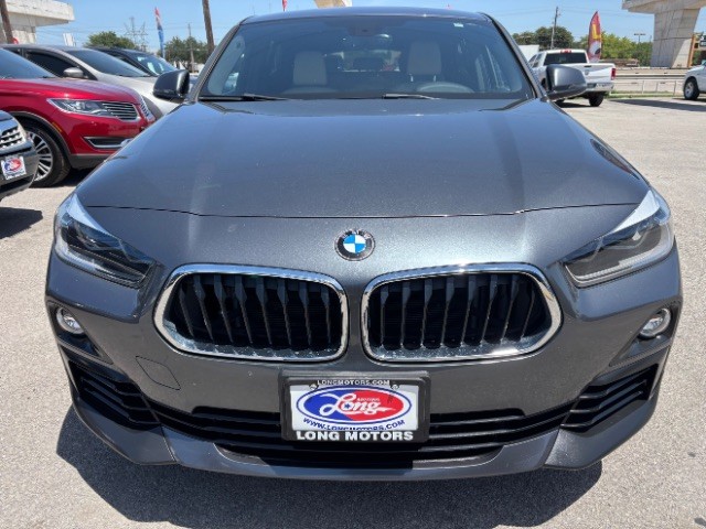 BMW X2 Vehicle Full-screen Gallery Image 02