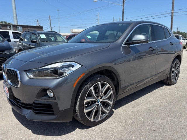 BMW X2 Vehicle Full-screen Gallery Image 03