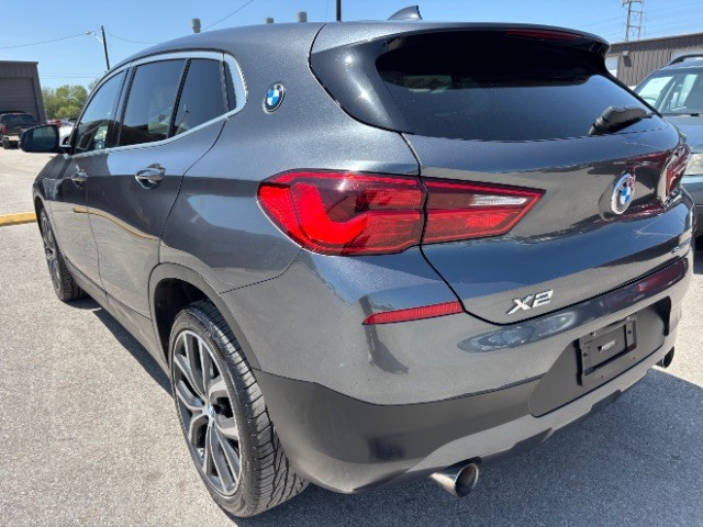 BMW X2 Vehicle Full-screen Gallery Image 04