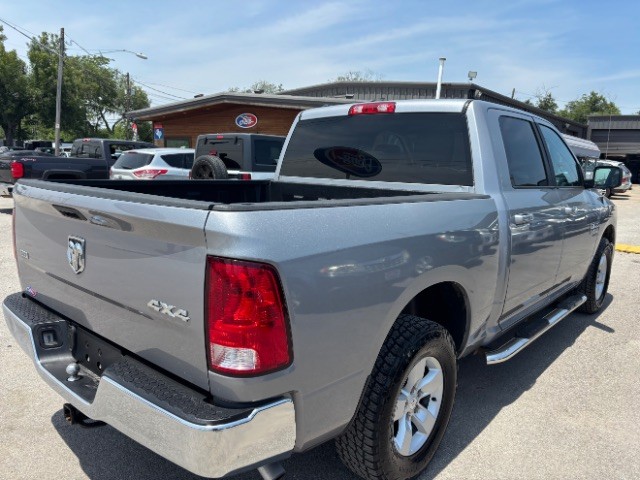 Ram 1500 Classic Vehicle Full-screen Gallery Image 05