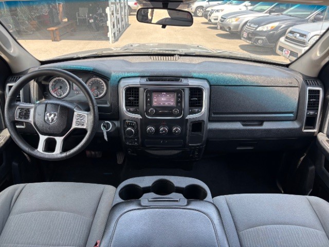 Ram 1500 Classic Vehicle Full-screen Gallery Image 07