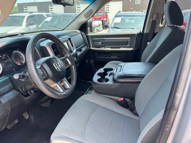Ram 1500 Classic Vehicle Full-screen Gallery Image 10