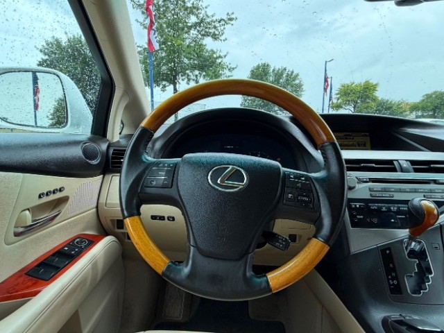 Lexus RX 350 Vehicle Full-screen Gallery Image 09
