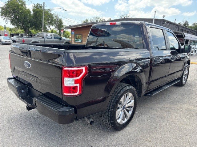 Ford F-150 Vehicle Full-screen Gallery Image 05