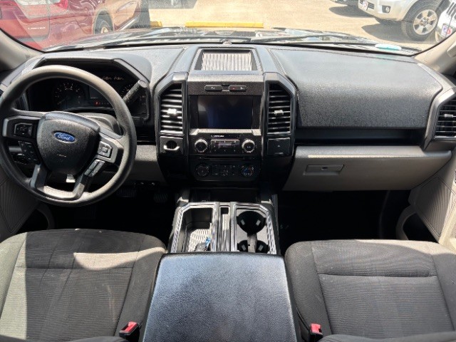Ford F-150 Vehicle Full-screen Gallery Image 07