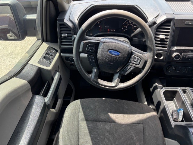 Ford F-150 Vehicle Full-screen Gallery Image 08