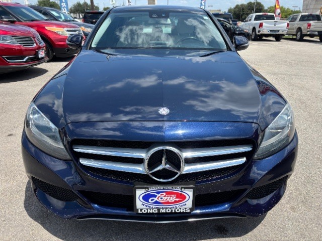 Mercedes-Benz C 300 Vehicle Full-screen Gallery Image 02