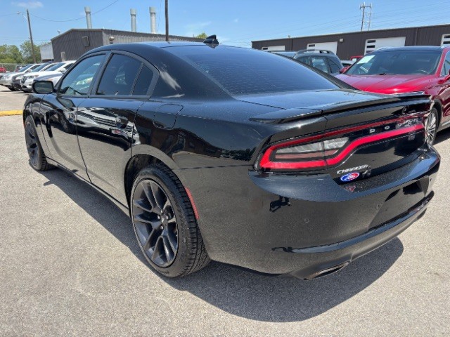 Dodge Charger Vehicle Full-screen Gallery Image 04