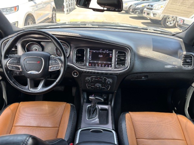 Dodge Charger Vehicle Full-screen Gallery Image 07