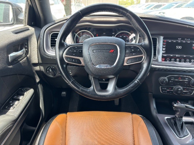 Dodge Charger Vehicle Full-screen Gallery Image 08