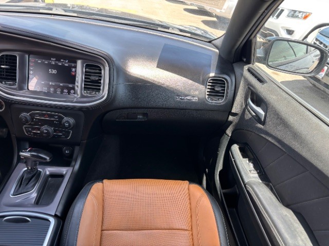 Dodge Charger Vehicle Full-screen Gallery Image 09