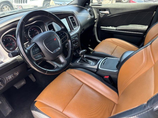 Dodge Charger Vehicle Full-screen Gallery Image 10