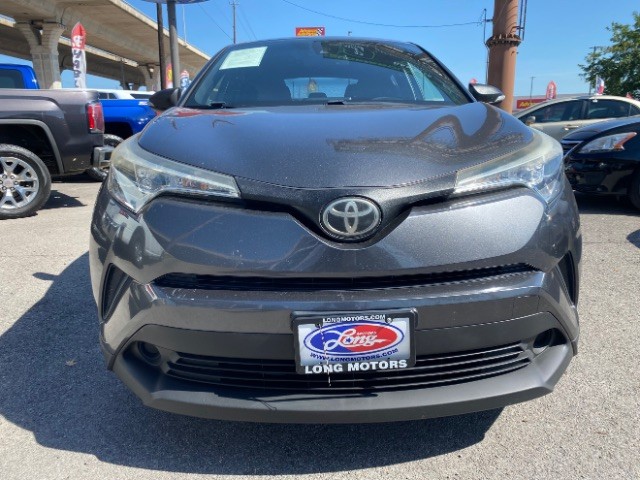 Toyota C-HR Vehicle Full-screen Gallery Image 02