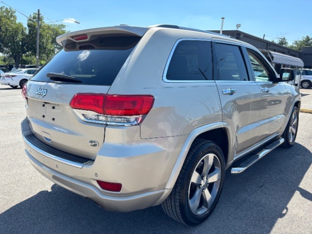 Jeep Grand Cherokee Vehicle Full-screen Gallery Image 05