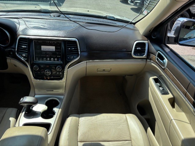 Jeep Grand Cherokee Vehicle Full-screen Gallery Image 09