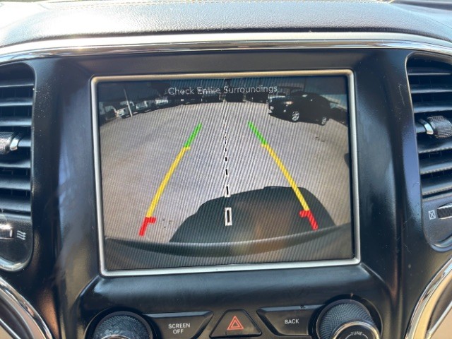 Jeep Grand Cherokee Vehicle Full-screen Gallery Image 11