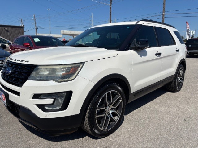 Ford Explorer Vehicle Full-screen Gallery Image 03