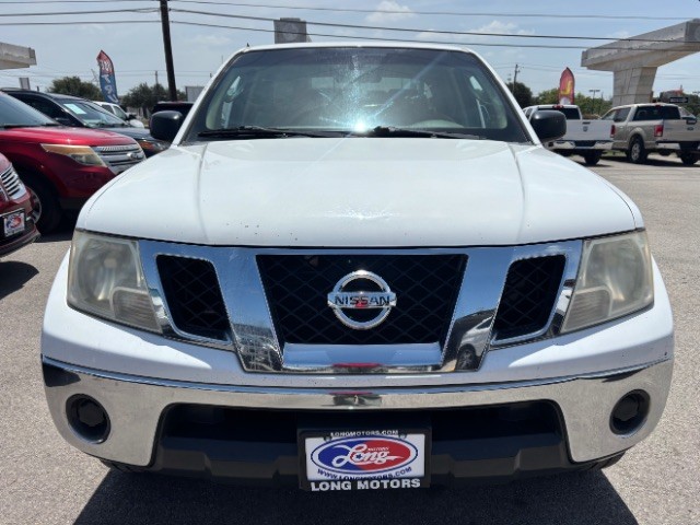 Nissan Frontier Vehicle Full-screen Gallery Image 02