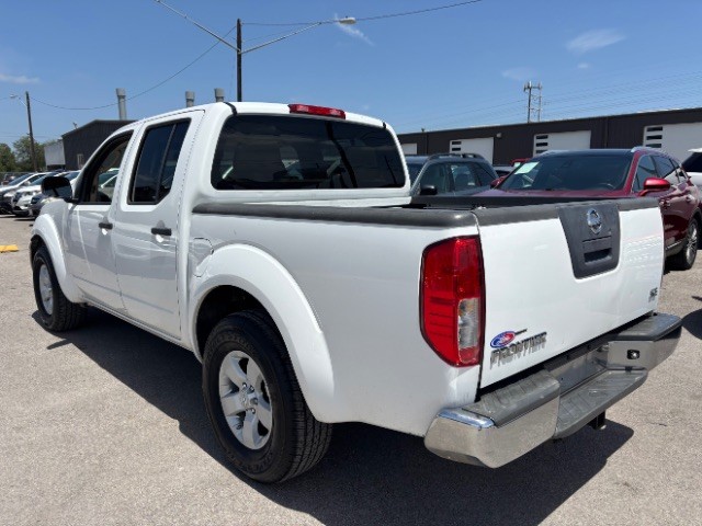 Nissan Frontier Vehicle Full-screen Gallery Image 04