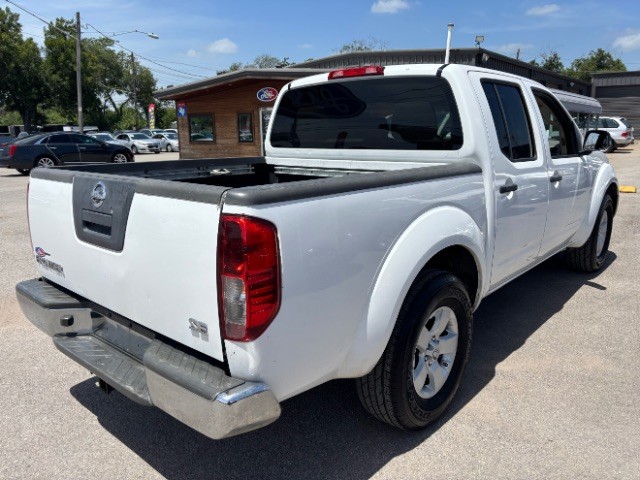Nissan Frontier Vehicle Full-screen Gallery Image 05