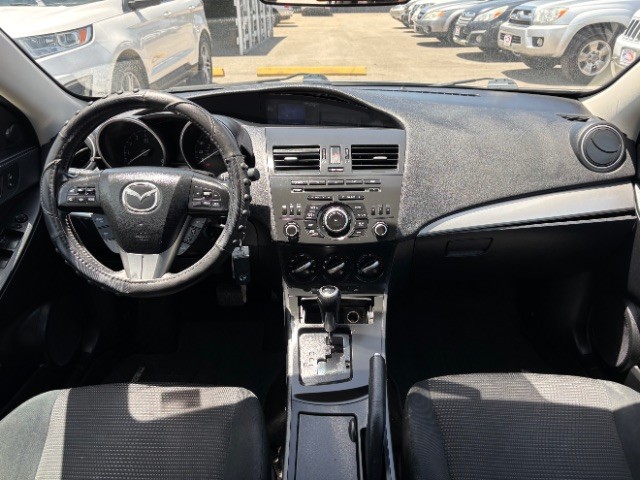 Mazda Mazda3 Vehicle Full-screen Gallery Image 07