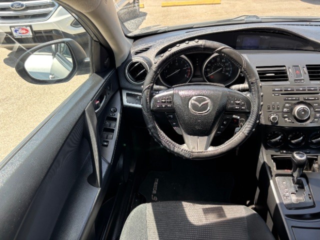 Mazda Mazda3 Vehicle Full-screen Gallery Image 08