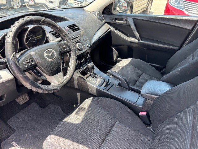Mazda Mazda3 Vehicle Full-screen Gallery Image 10