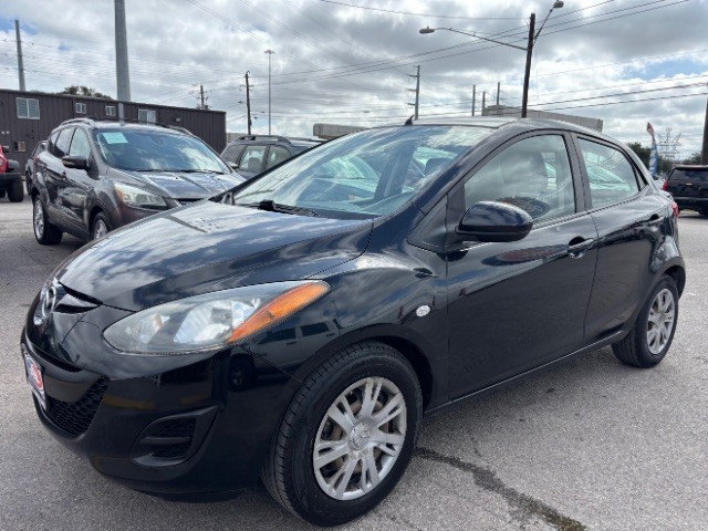 Mazda MAZDA2 Vehicle Full-screen Gallery Image 03