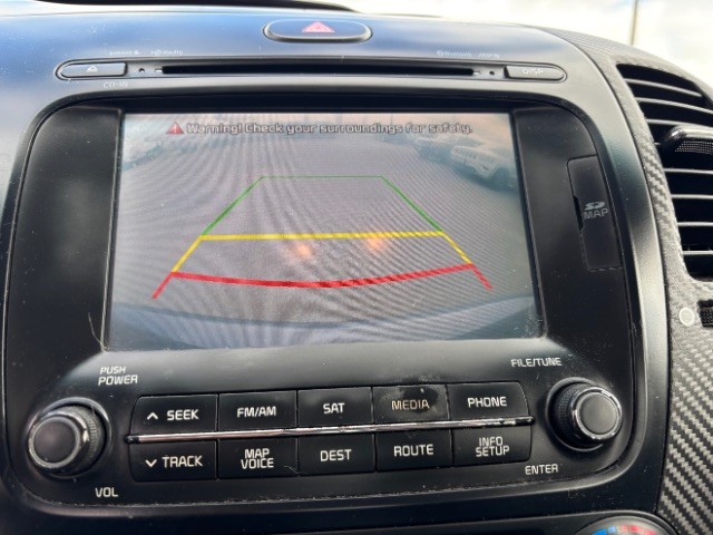 Kia Forte Vehicle Full-screen Gallery Image 11