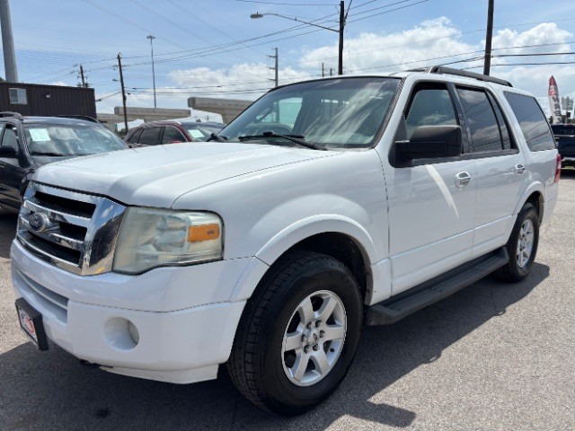 Ford Expedition Vehicle Full-screen Gallery Image 03