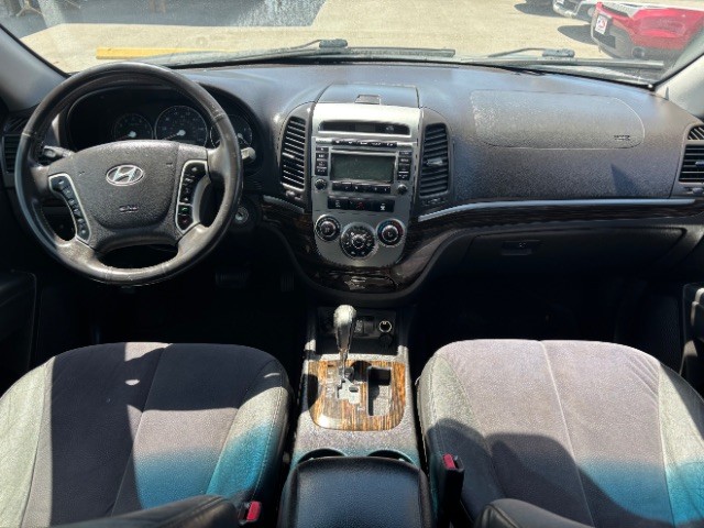 Hyundai Santa Fe Vehicle Full-screen Gallery Image 07