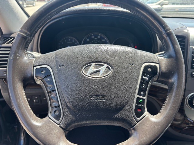 Hyundai Santa Fe Vehicle Full-screen Gallery Image 11