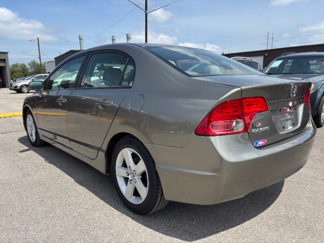 Honda Civic Vehicle Full-screen Gallery Image 04