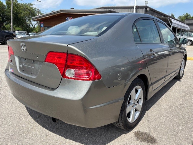 Honda Civic Vehicle Full-screen Gallery Image 05