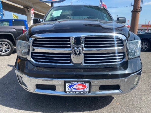 Ram 1500 Vehicle Full-screen Gallery Image 02