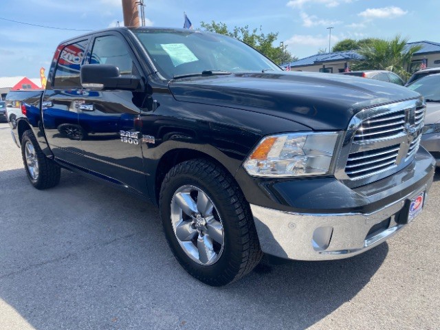 Ram 1500 Vehicle Full-screen Gallery Image 03