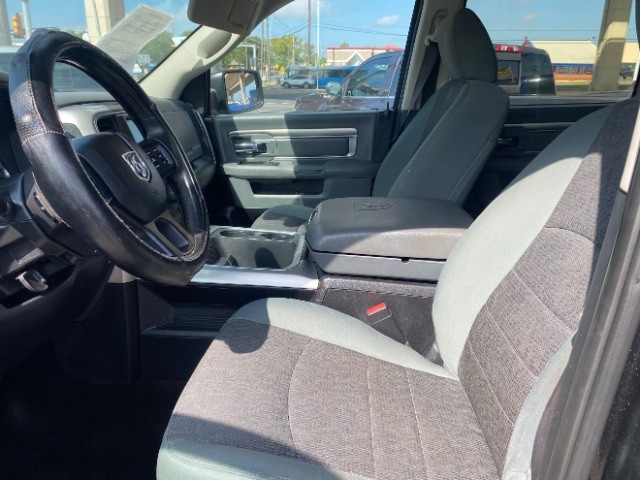 Ram 1500 Vehicle Full-screen Gallery Image 08