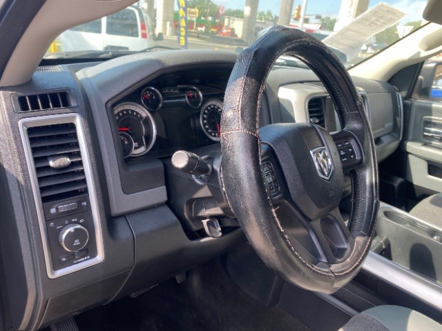 Ram 1500 Vehicle Full-screen Gallery Image 09