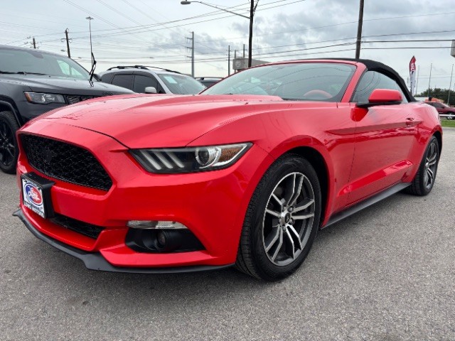 Ford Mustang Vehicle Full-screen Gallery Image 03
