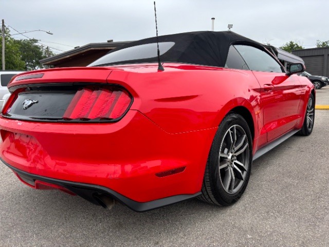 Ford Mustang Vehicle Full-screen Gallery Image 05