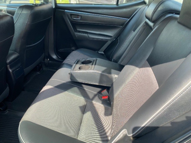 Toyota Corolla Vehicle Full-screen Gallery Image 07