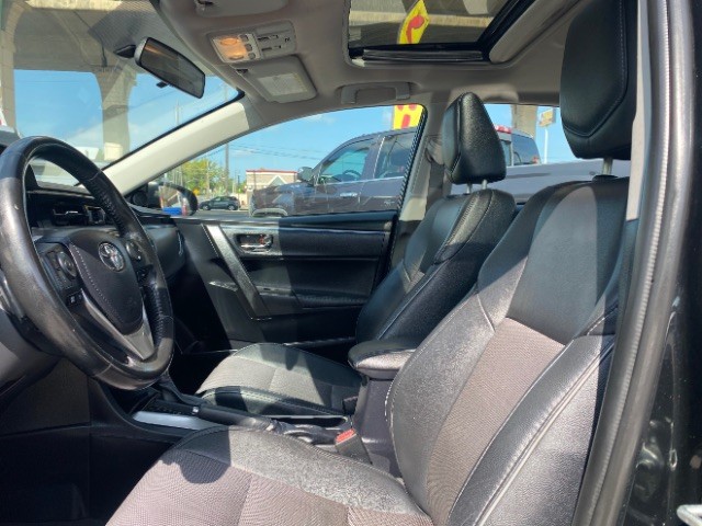Toyota Corolla Vehicle Full-screen Gallery Image 09
